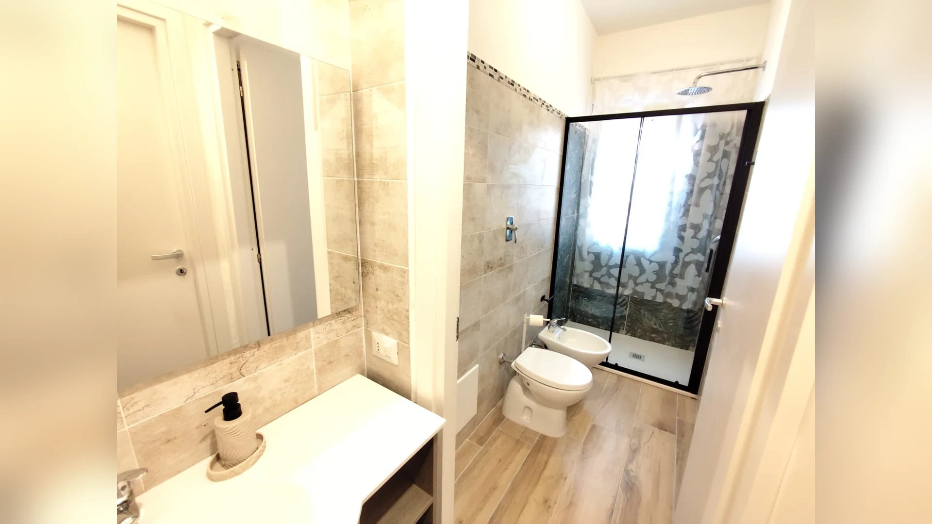 Bagno — Villa Gianni Paola Sardinia Holidays, Villasimius (Sardegna) (foto 25)
